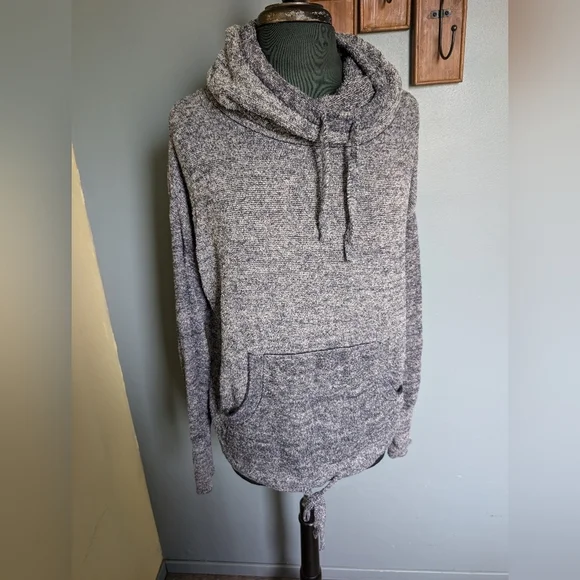 Barefoot Dreams Cozy Gray Hoodie Sweater - Picture 4 of 16
